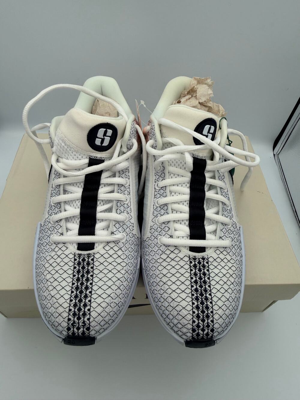 $129 Brand new in box NIKE SABRINA WHITE SIZE 8 eu 41
